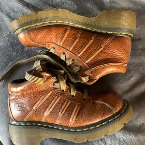 Vintage Brown Dr, Martens Y2K 5 Eye Chukka Boots - N801- squared toe